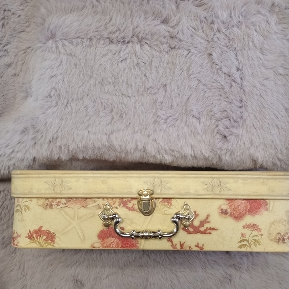 Art in Motion vintage yellow & floral small suitcase - Picture 4 of 7